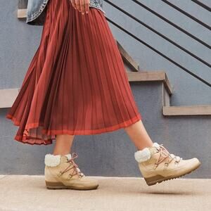 NEW Sorel Evie Cozy Lace Boot